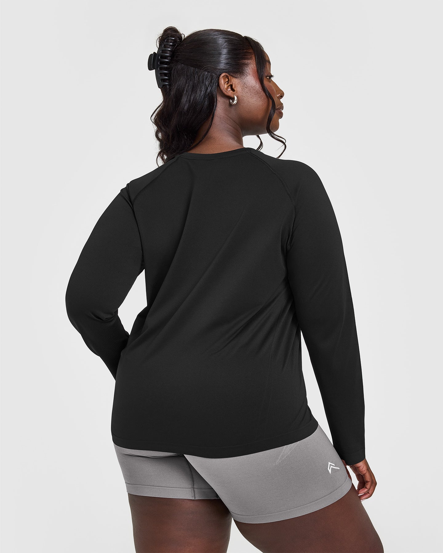 Go To Seamless Loose Long Sleeve Top | Black - Image 2