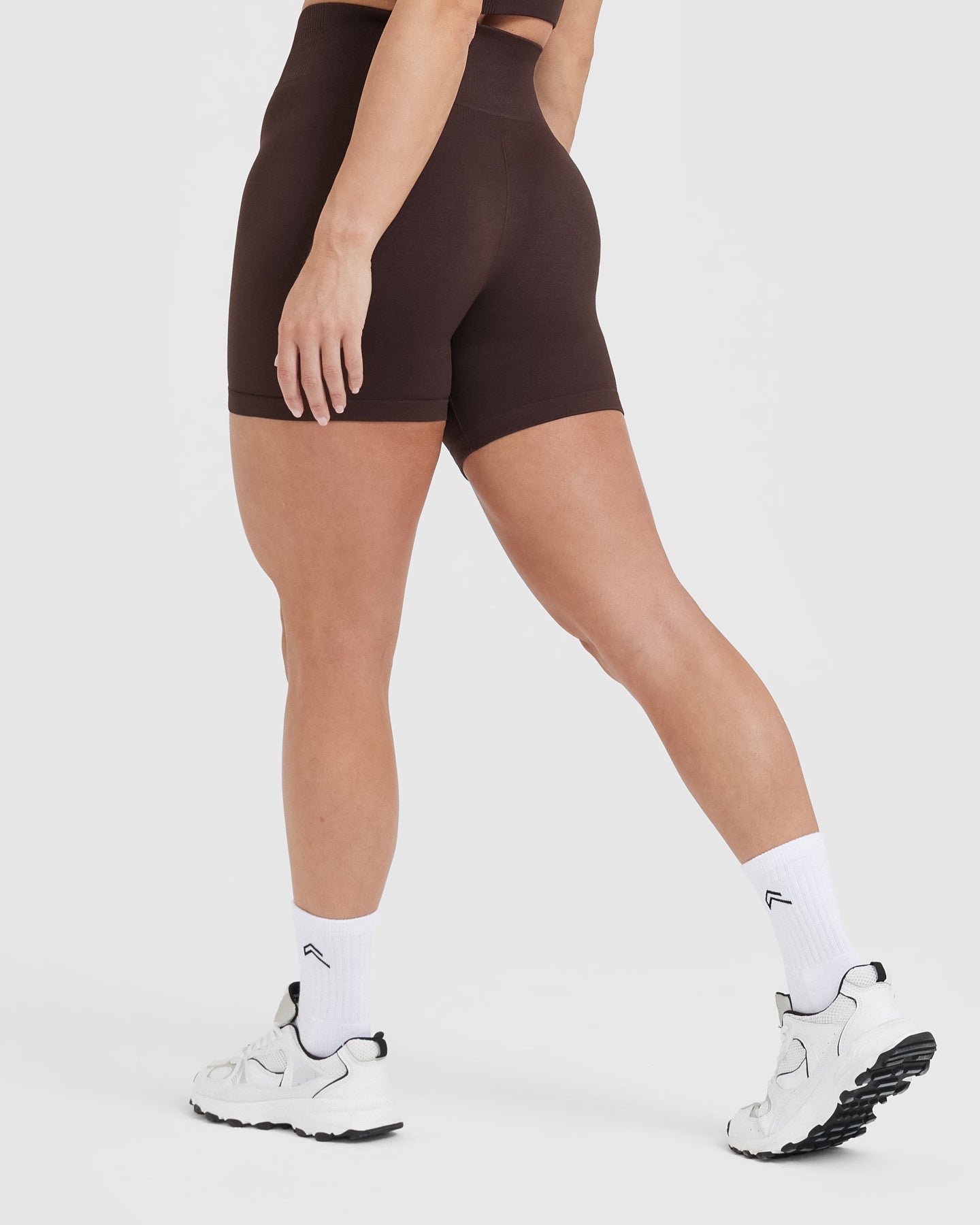Classic Seamless 2.0 Mid Shorts | 70% Cocoa Marl - Image 2