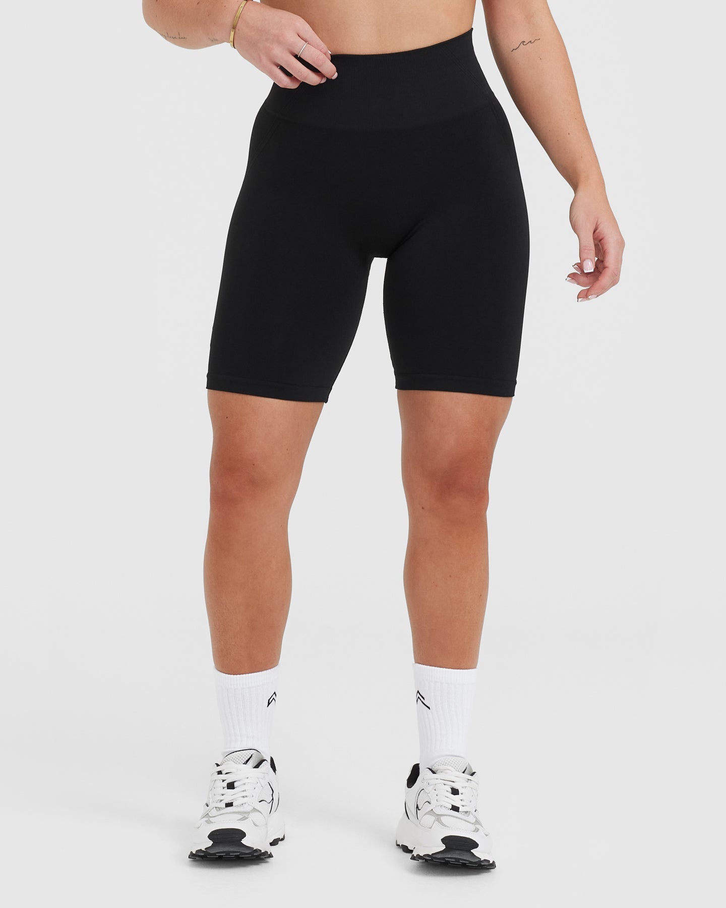 EffortlessLift Seamless Cycling Shorts with White Logo | Black - Image 2