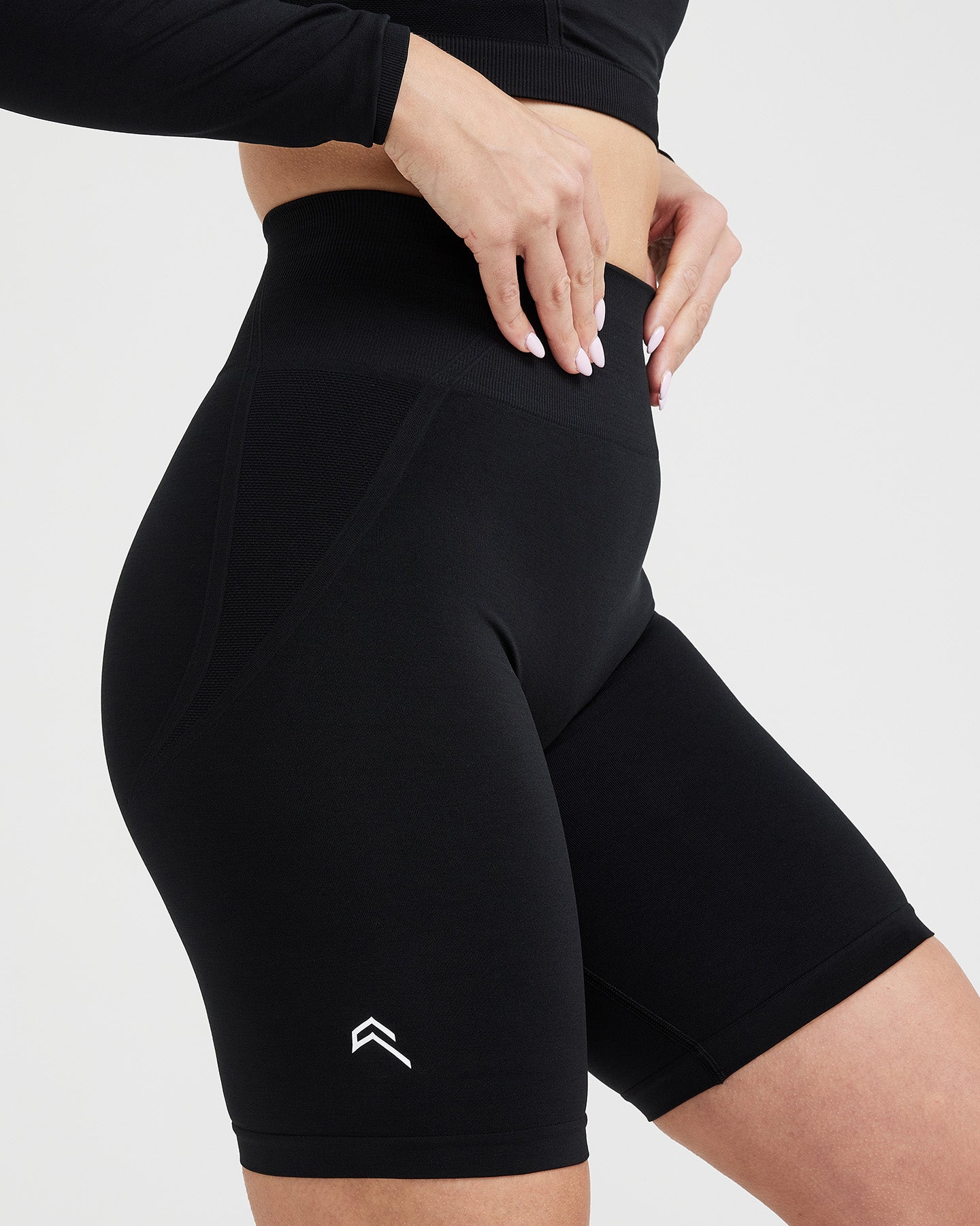 EffortlessLift Seamless Cycling Shorts with White Logo | Black - Image 3