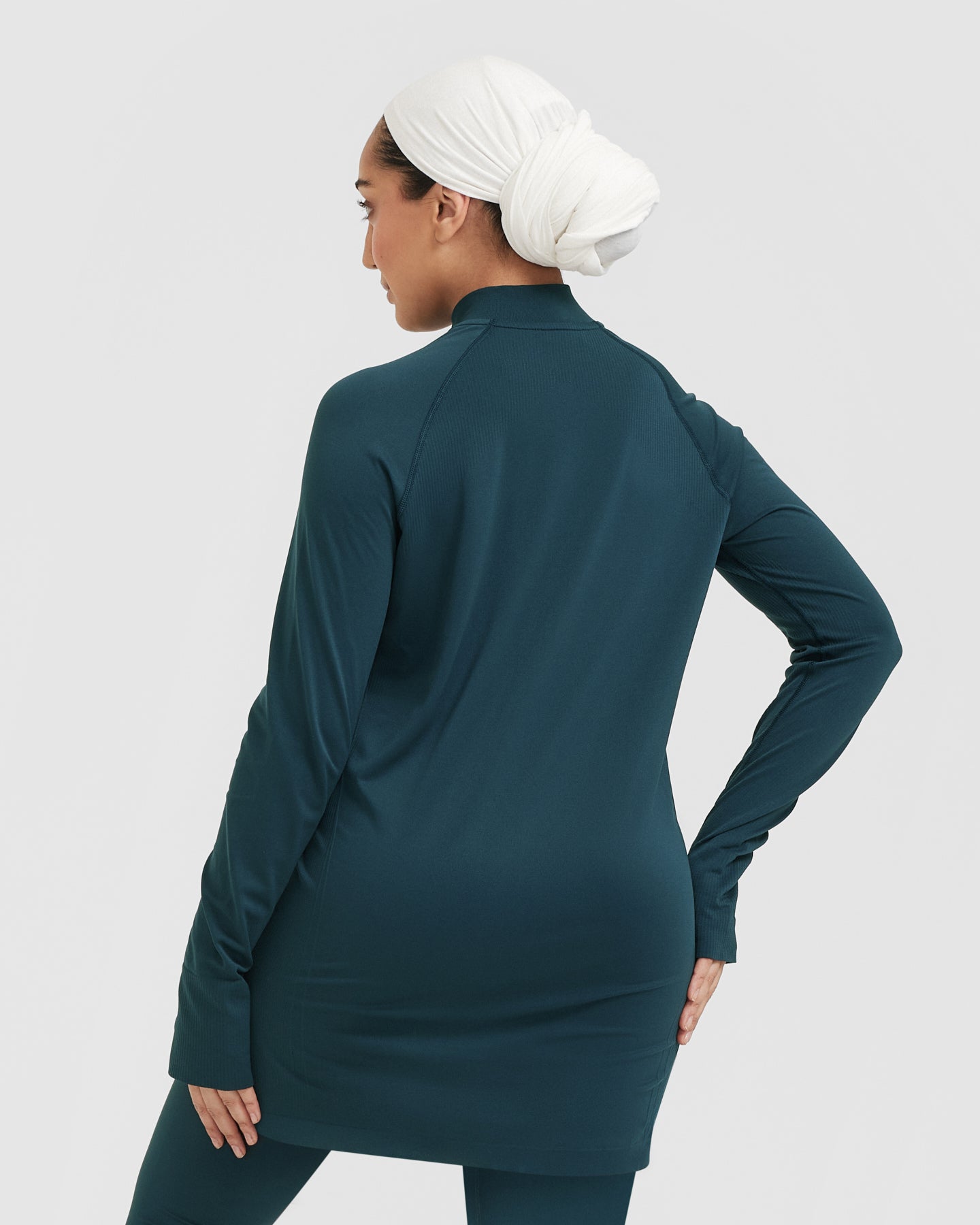 Go To Seamless Loose Long Sleeve Longline Top | Oil Blue - Image 2