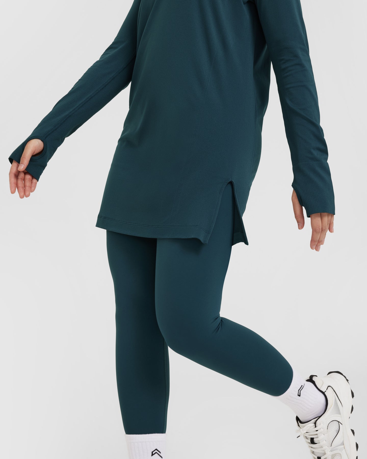 Go To Seamless Loose Long Sleeve Longline Top | Oil Blue - Image 5