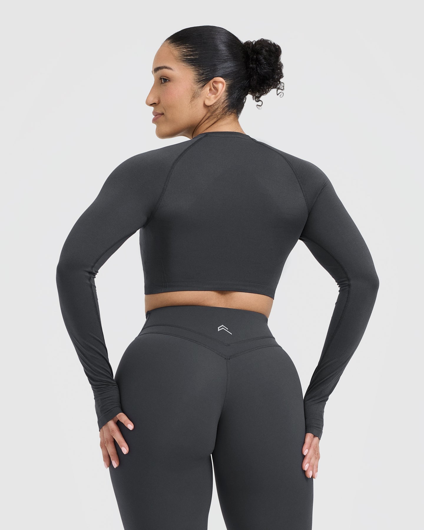 Go To Seamless Fitted Crop Long Sleeve Top | Coal - Image 2