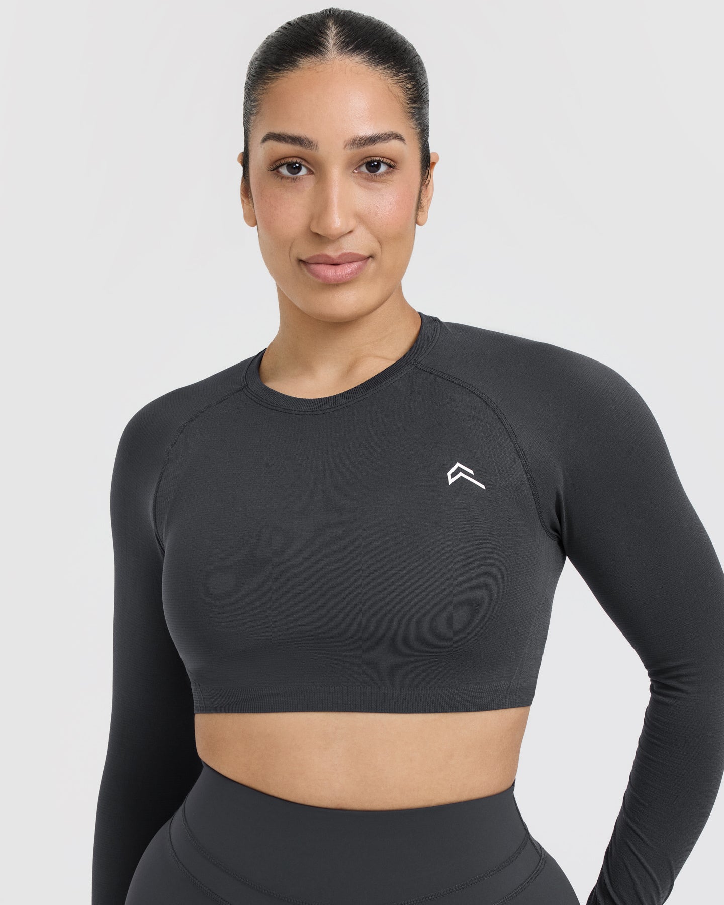 Go To Seamless Fitted Crop Long Sleeve Top | Coal - Image 4